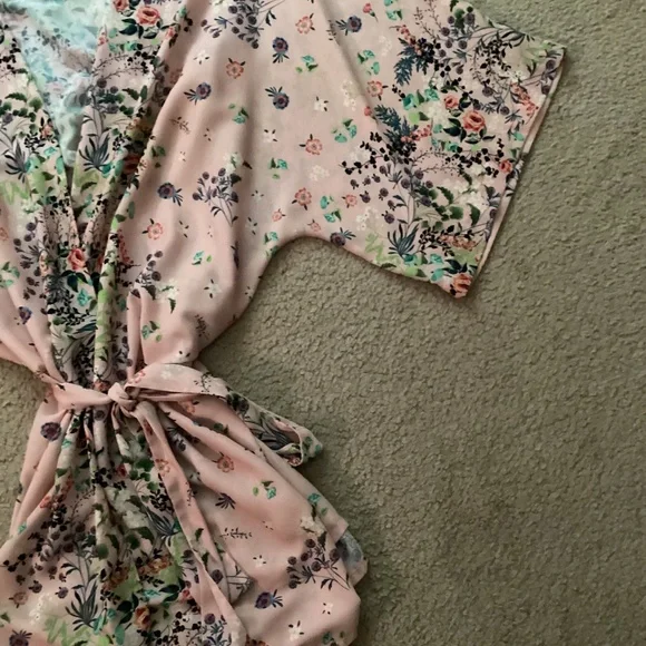 ~ Women's Short Robe ~ - Picture 6 of 14